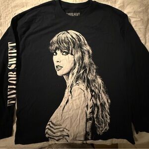 Taylor Swift black  Eras Tour Tee long sleeve brand new